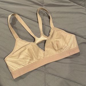 LIKE NEW Luluemon awake to lace bra. 34B
